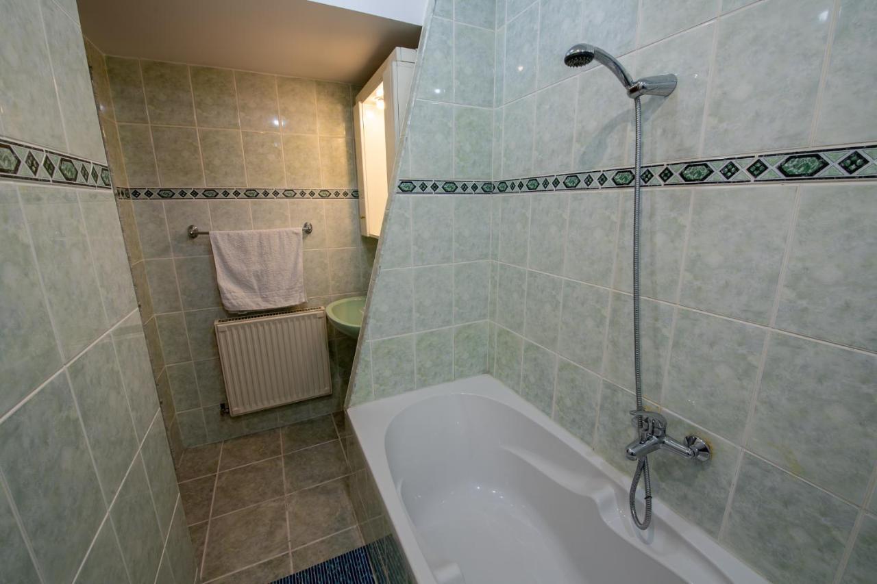 Monik Apartament Sinaia Eksteriør bilde