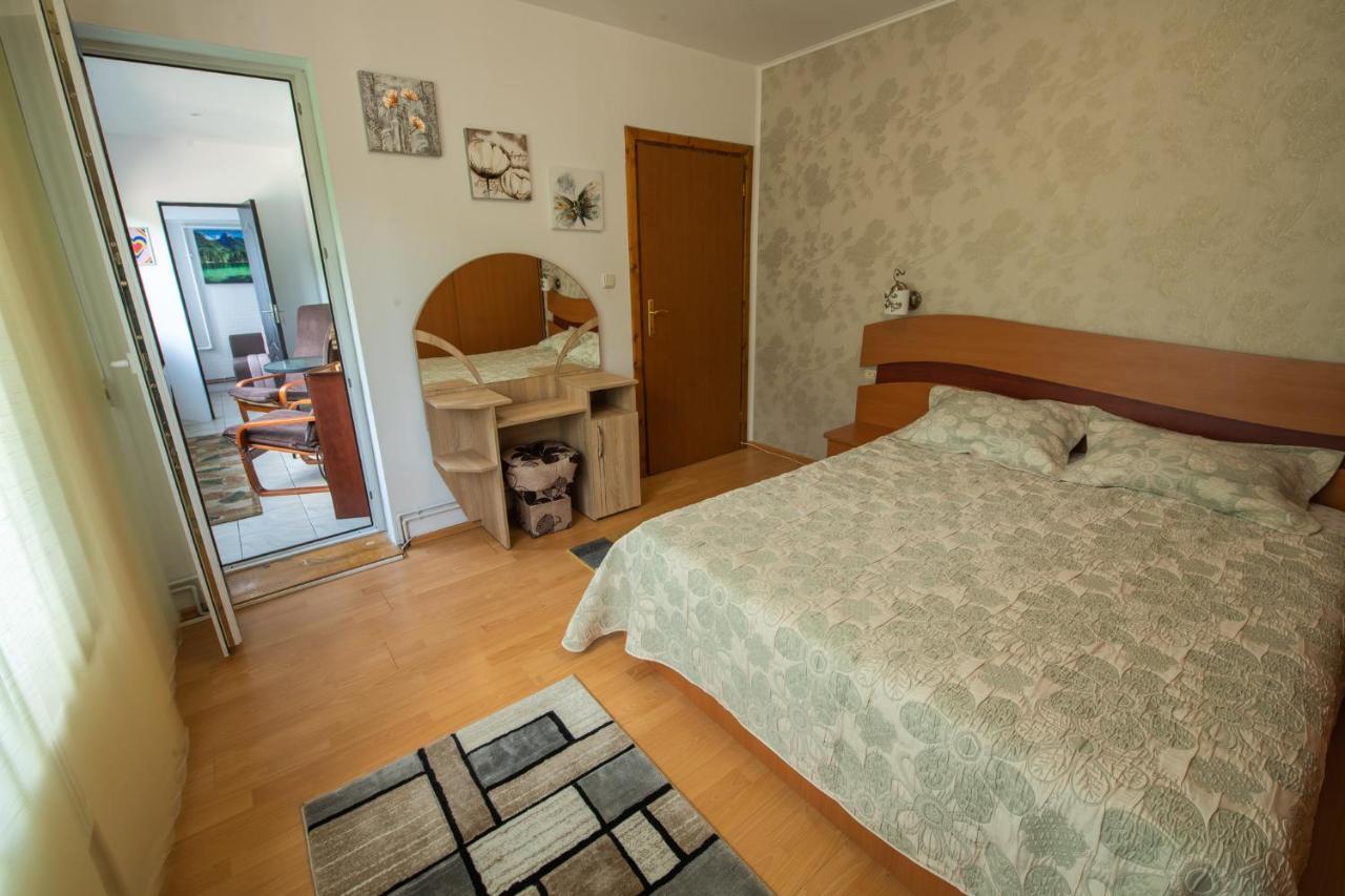 Monik Apartament Sinaia Eksteriør bilde
